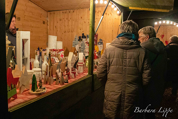 Weihnachtsmarkt Schneermann Holz