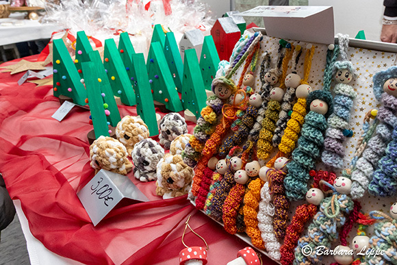 AntoniusSch Adventsmarkt 2024 BLippe Geschenke