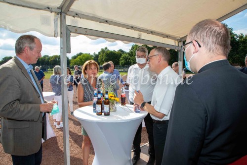 Integrationssportplatz MV Ministerin Scharrenbach - BLippe-15