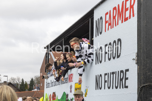 Straßenkarneval-2025-BLippe-24