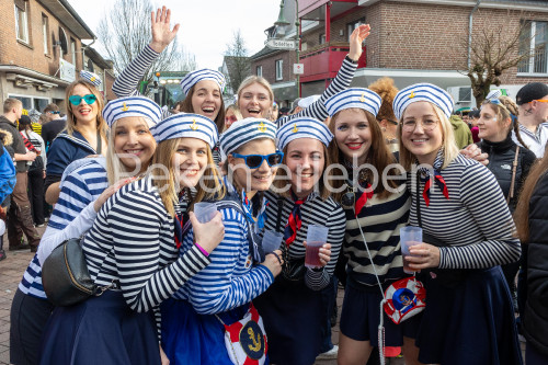 Straßenkarneval-2024-BLippe-55