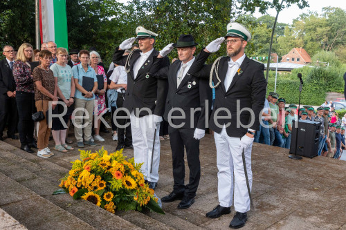 SchF KlR Ehrenmal Zapfenstreich-BLippe-24