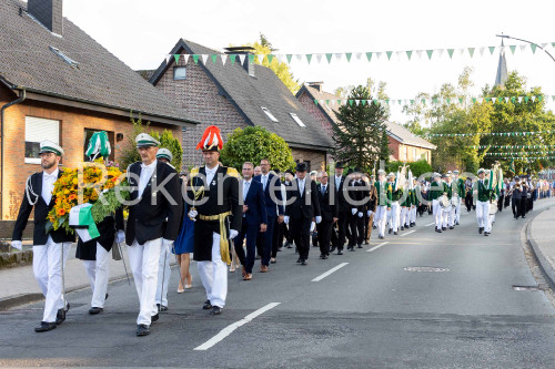 SchF KlR Ehrenmal Zapfenstreich-BLippe-8