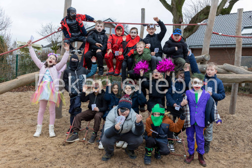 Schulkarneval-MichaelSch-2023-BLippe-40